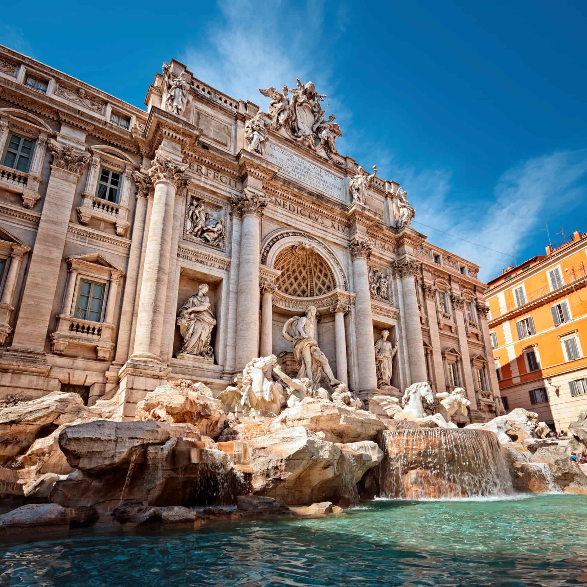 Der ikonische Trevi Fountain: ein Zauber aus Wasser und Geschichte in Rom!