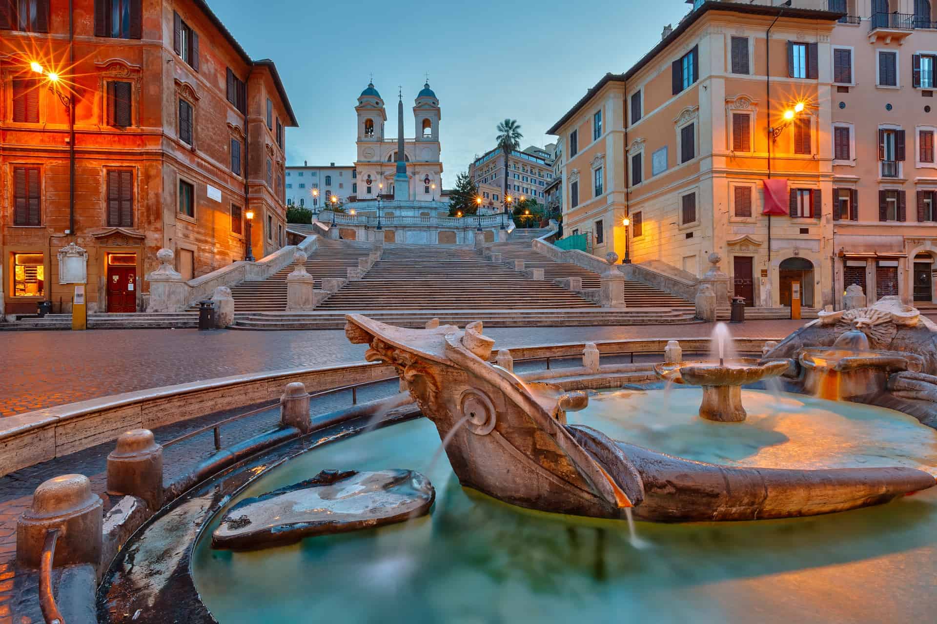 Willkommen an der Piazza di Spagna, einem der berühmtesten und stimmungsvollsten Plätze in Rom!
